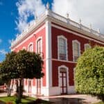 casa roja villa de mazo