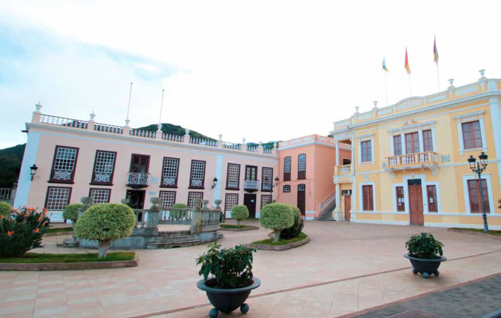 Villa de Mazo adjudica por más de 574.000 euros el servicio de limpieza de las dependencias municipales