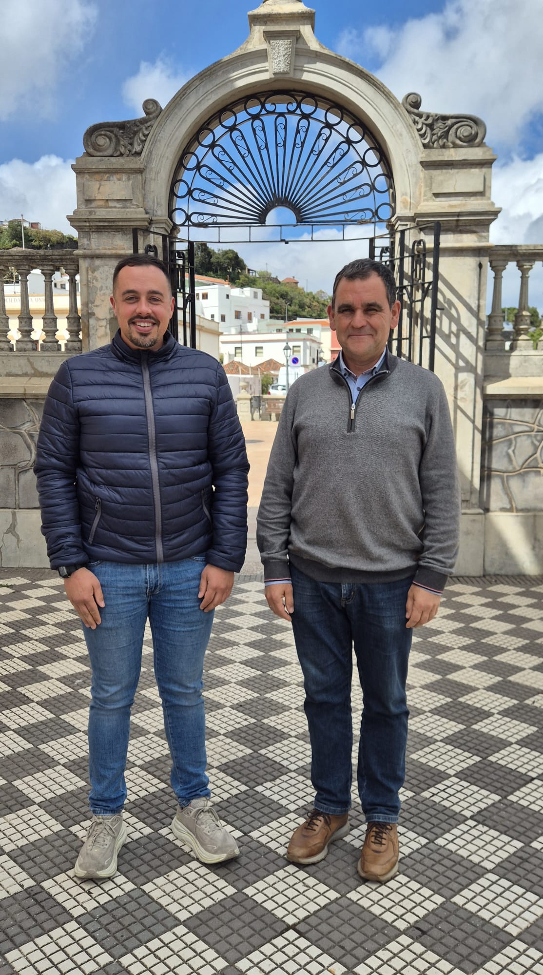 El Ayuntamiento de Villa de Mazo pone en marcha la mejora de las aceras y espacios públicos junto a las carreteras LP‑2 y LP‑206